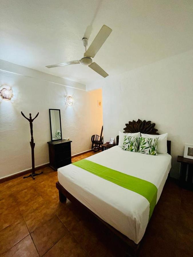 Hotel Casa De La Palma Bed & Breakfast Zihuatanejo Buitenkant foto